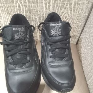 Reebok classic athletic running shoe/sneaker